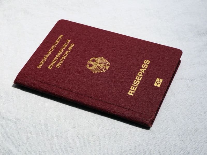Schengen Visa Photo at Salwa Studio
